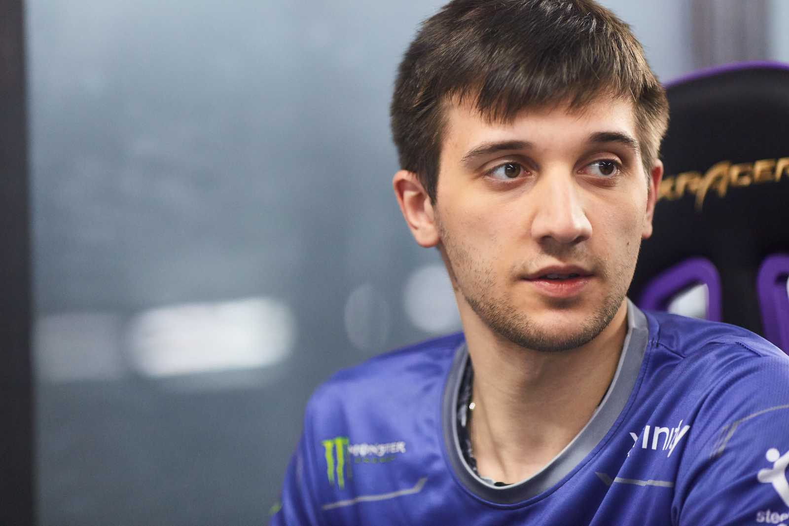 Třetí hráč Evil Geniuses zdolává 11 000 MMR