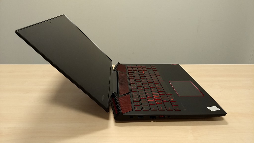 Lenovo Legion Y720 zaujme výkonem i vychytávkami