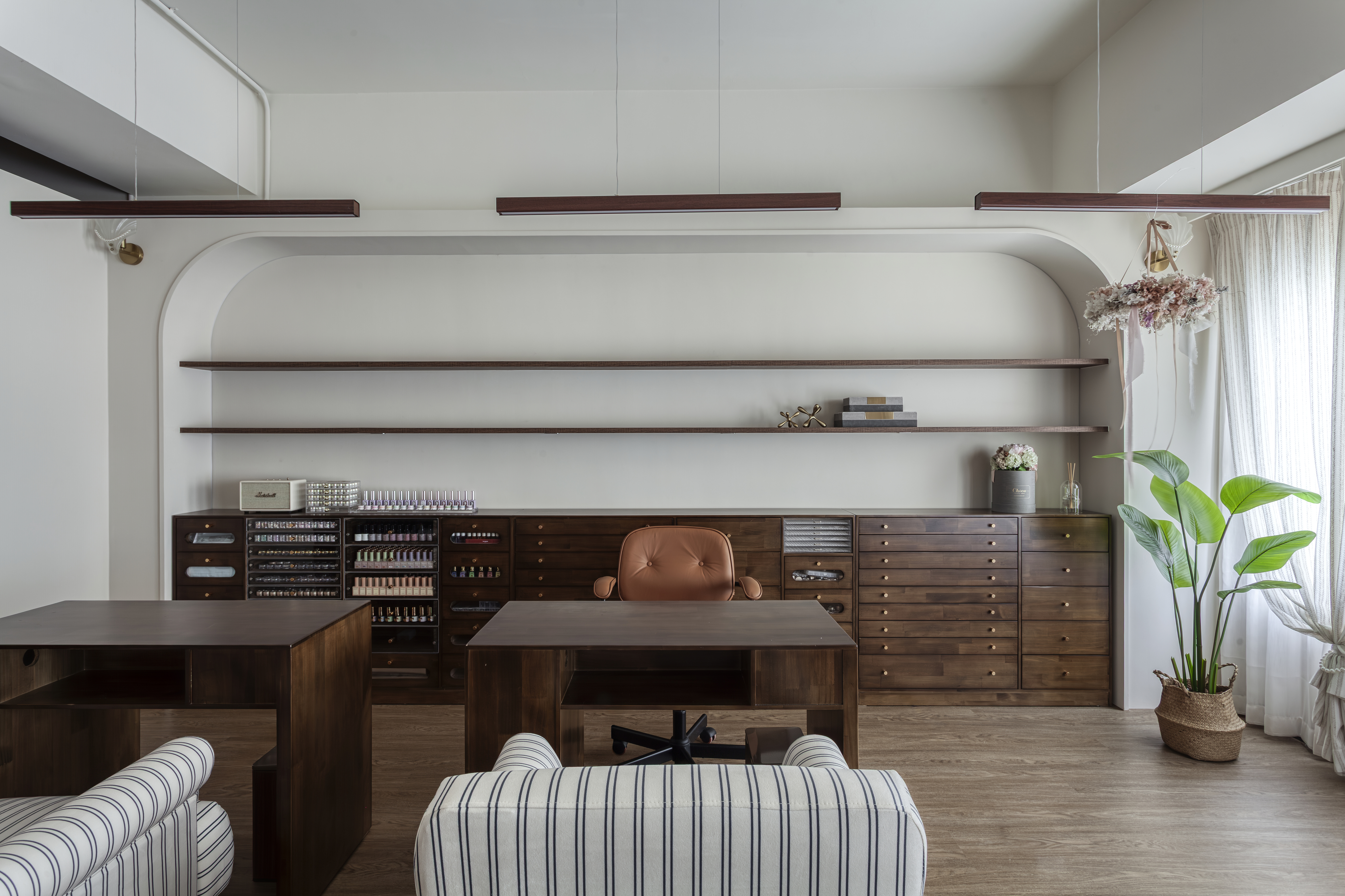 Options Nail Studio