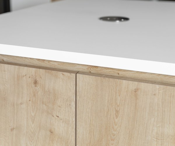 Ons huis/nieuw huis - Keuken Nele & Dries - ruime, vierdelige keuken - wit werkblad houten kasten