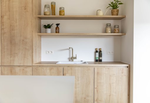 Ons huis/nieuw huis - Keuken Nele & Dries - ruime, vierdelige keuken - houten look in de keuken