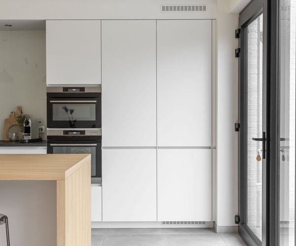 Modèle de cuisine Design stratifiée plein front - cuisine avec presqu'îlot - réalisation clients