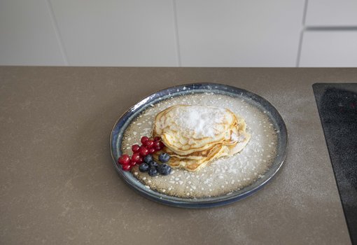 Cuisine élégante et moderne, avec une touche de couleur pour un sensation de chaleur