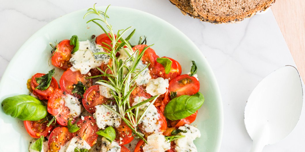 Recette : Tomates chaudes au gorgonzola et au basilic