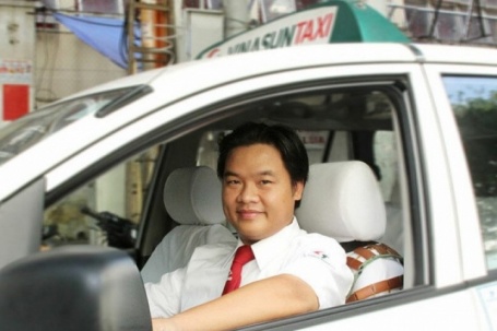 Lợi nhuận taxi Vinasun giảm một nửa vì 'hỗ trợ tài xế'