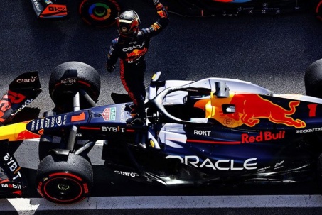 Đua xe F1, São Paulo GP: Verstappen ghi danh kỉ lục mới với chiến thắng tại Brazil