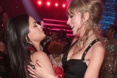 Hai nữ tỷ phú Selena Gomez và Taylor Swift nguội lạnh