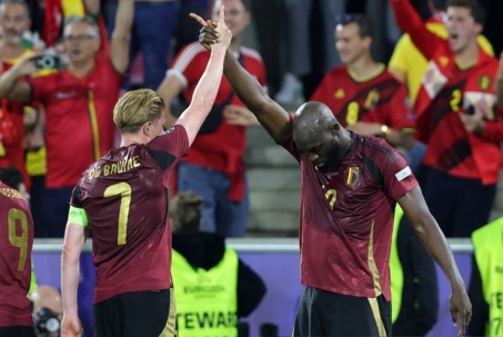 Video bóng đá Bỉ - Romania: De Bruyne - Lukaku chiếm sóng, bừng sáng cửa đi tiếp (EURO)