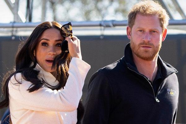 Harry và Meghan không còn nhà ở Anh