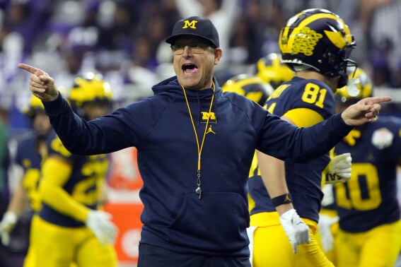 Harbaugh của Michigan nói với đội rằng anh ta sẽ bị treo giò 3 trận vì vi phạm NCAA, các nguồn tin của AP cho biết