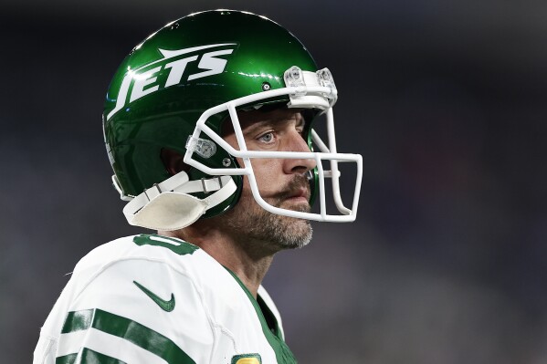 Aaron Rodgers phải ngồi ngoài nhưng Jets vẫn sẽ có ít nhất 3 lần ra sân nữa trong thời gian đầu