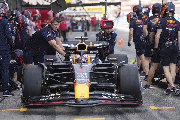 Nhà lãnh đạo F1 Verstappen trở lại phong độ thống trị bằng cách giành vị trí quán quân tại Grand Prix Nhật Bản