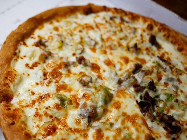 Chuỗi pizza khổng lồ đóng cửa tới 100 địa điểm