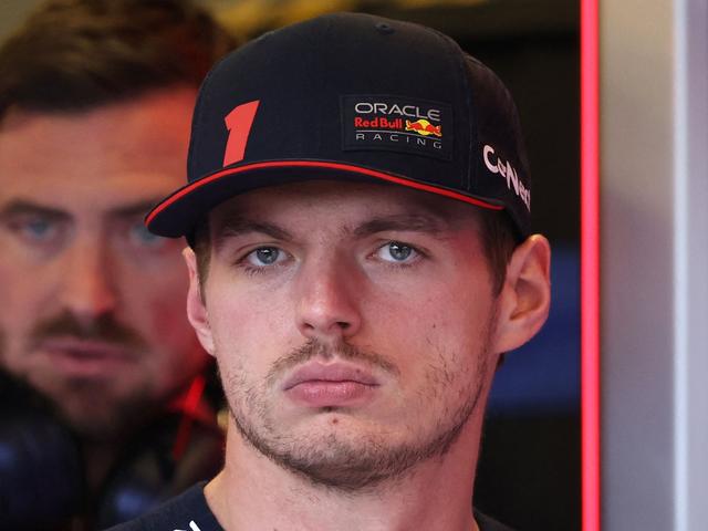 Max Verstappen cảnh sát tàn bạo của Mercedes