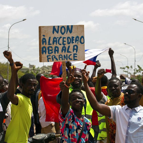 Burkina Faso trục xuất ba nhà ngoại giao Pháp vì hoạt động chống đối. '