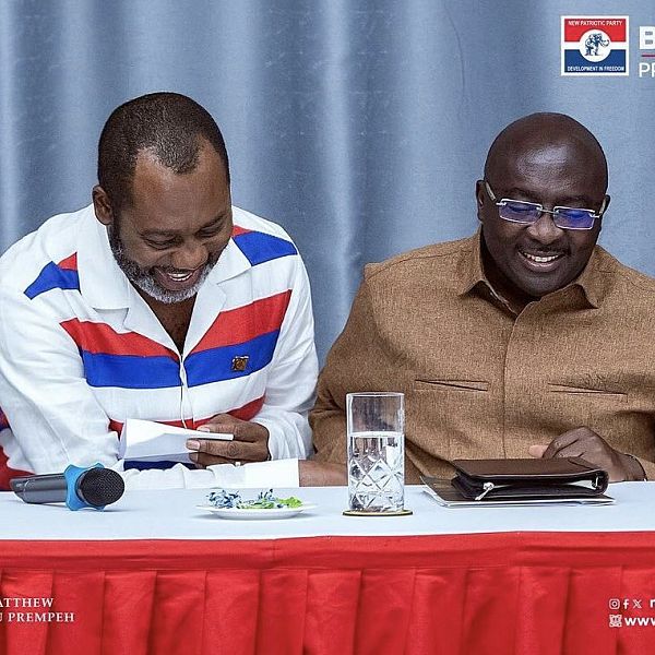 Ứng viên tổng thống của Ghana Bawumia chọn bộ trưởng năng lượng làm đối tác tranh cử