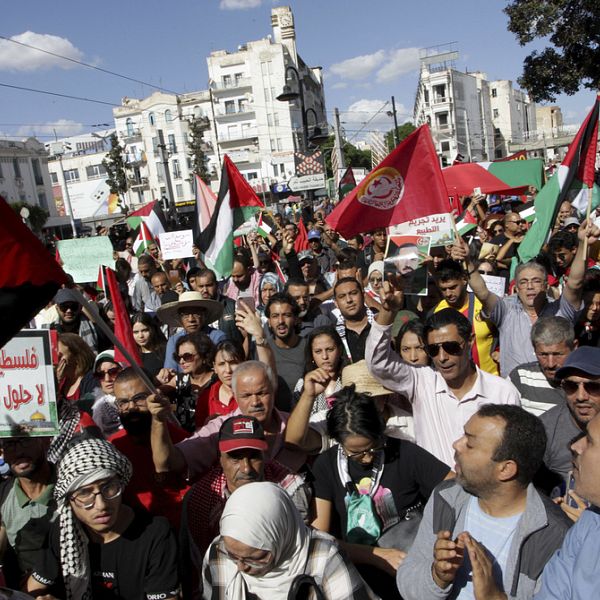 Tunisia: Biểu tình ủng hộ Palestine trước đại sứ quán Nam Phi