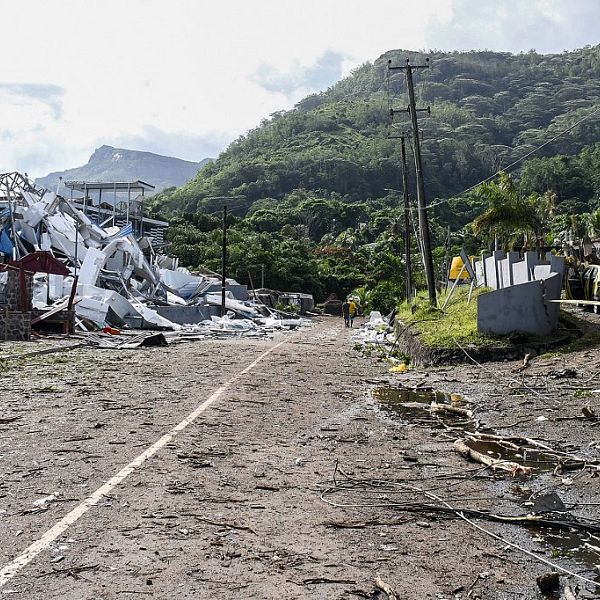 Seychelles: Tổng thống ban bố tình trạng khẩn cấp sau vụ nổ và lũ lụt