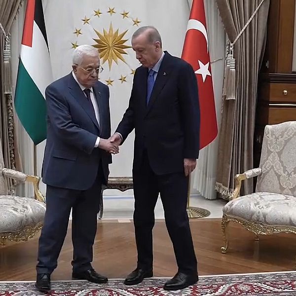 Erdogan của Thổ Nhĩ Kỳ chào đón Tổng thống Palestine ở Ankara