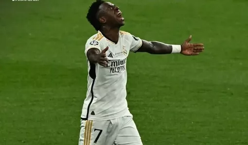 Vinicius phá kỷ lục của Messi