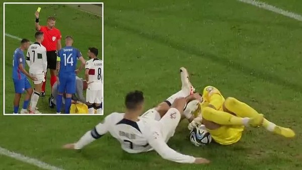 Ronaldo chỉ vô tình đá vào mặt Dubravka