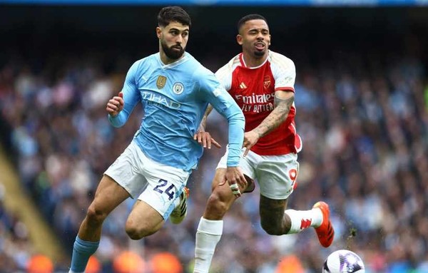 Man City và Arsenal cầm chân nhau, Liverpool đắc lợi