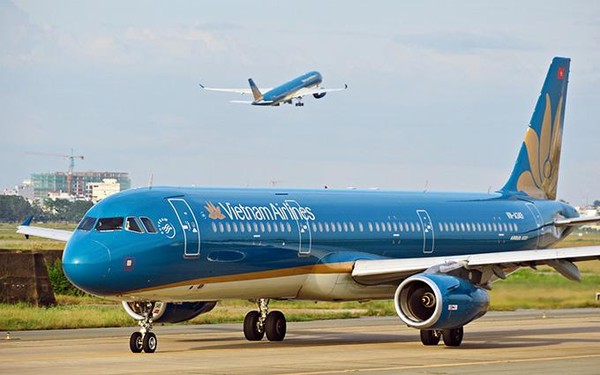 Cổ phiếu Vietnam Airlines thoát diện cảnh báo