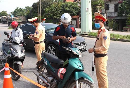 Từ hôm nay, 15-8: Không nộp phạt vi phạm giao thông sẽ không được đăng ký xe