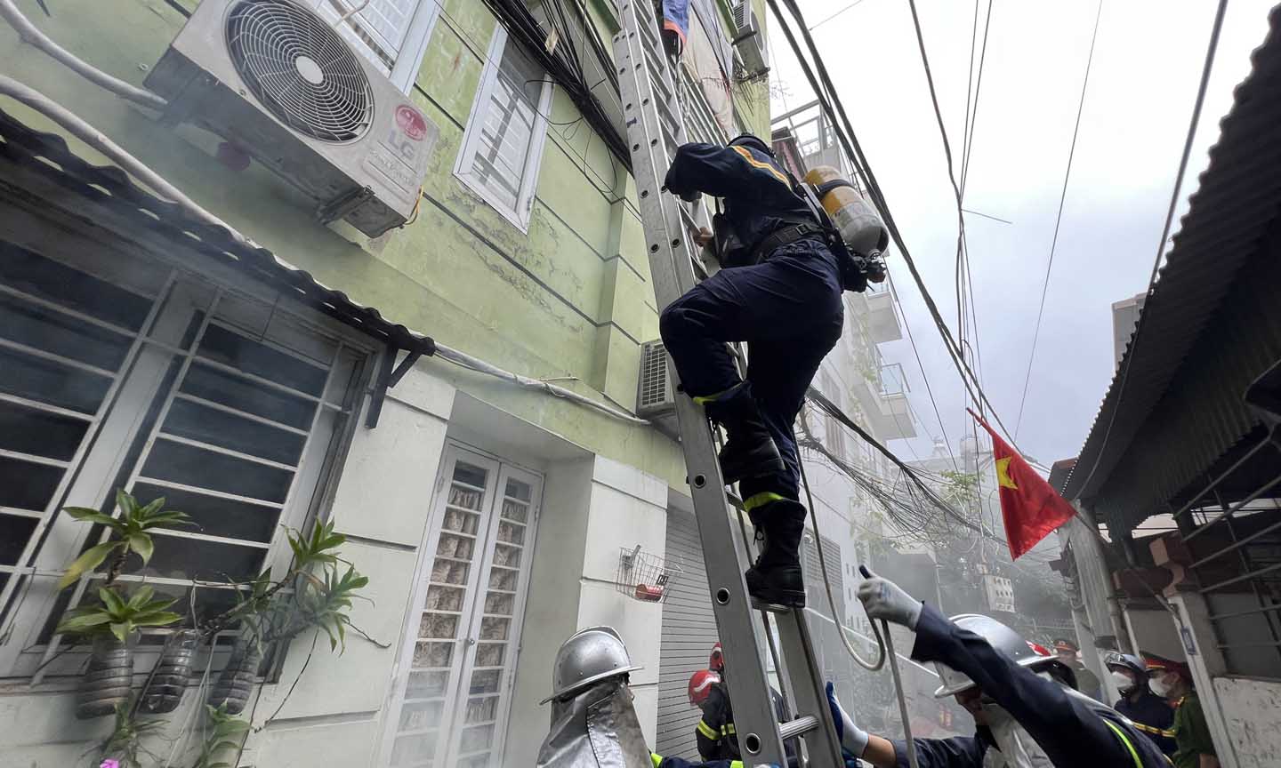 Công an khuyến cáo hàng loạt nguy cơ gây cháy nổ trong dịp Tết Nguyên đán 2024