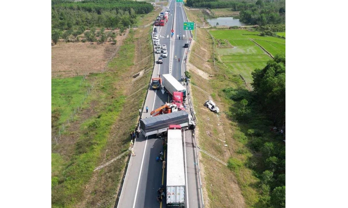 Bảo đảm an toàn giao thông trên đường cao tốc: Gỡ bất cập, tăng kiểm soát