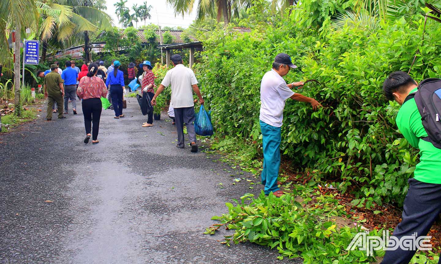 Tiền Giang: Đồng loạt ra quân thu gom rác thải, tổng vệ sinh môi trường dịp Tết Nguyên đán Giáp Thìn 2024