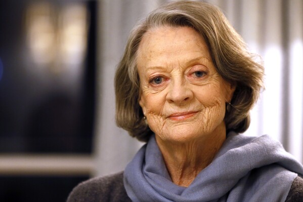 Maggie Smith, diễn viên nổi tiếng về Harry Potter và ‘ Tu viện Downton, chết lúc 89 tuổi