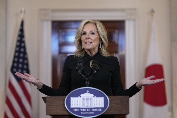 Jill Biden gọi Thump là ‘ người đầy nguy hiểm ’ cho người LGBTQ