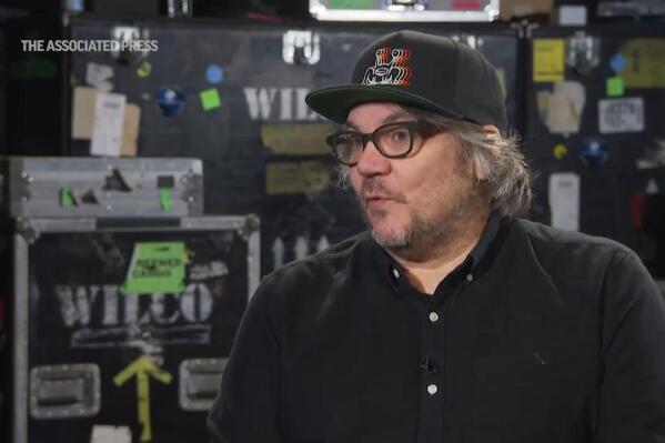 Jeff Tweedy về những gì chúng ta đánh mất khi nghe nhạc trực tuyến