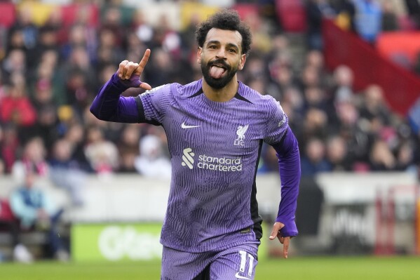 Salah ghi bàn, Liverpool hạ Brentford