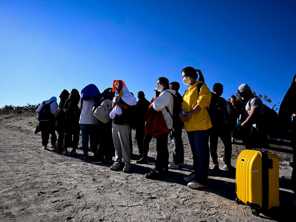 Tenfold surge in Chinese migrants at US southern border