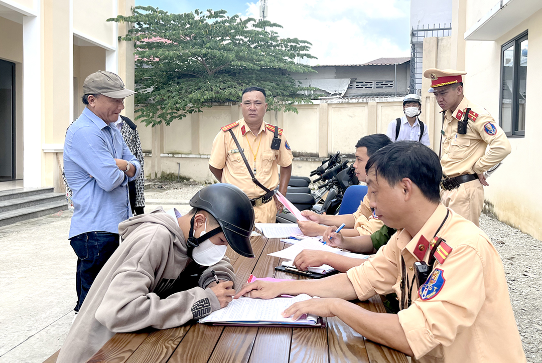 Chung tay ngăn ngừa học sinh vi phạm luật giao thông