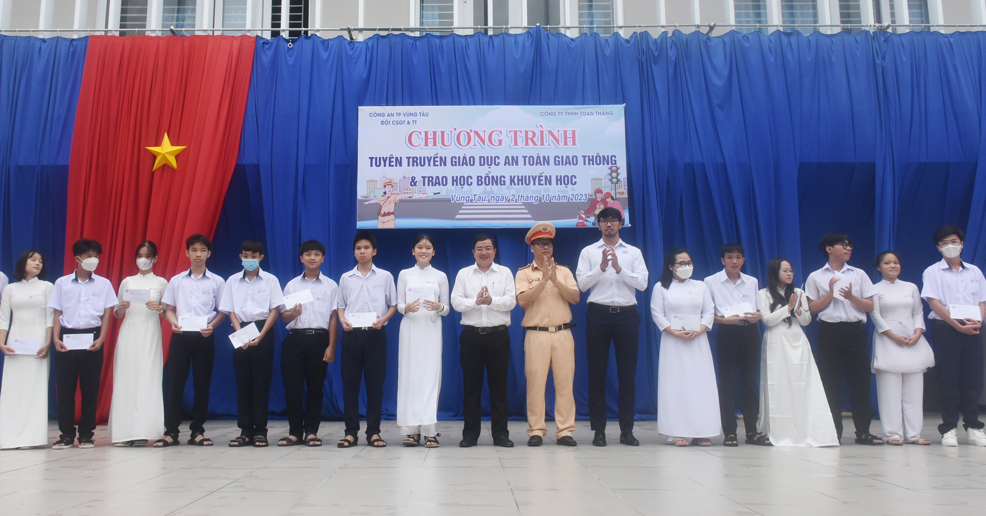 Tuyên truyền an toàn giao thông cho học sinh