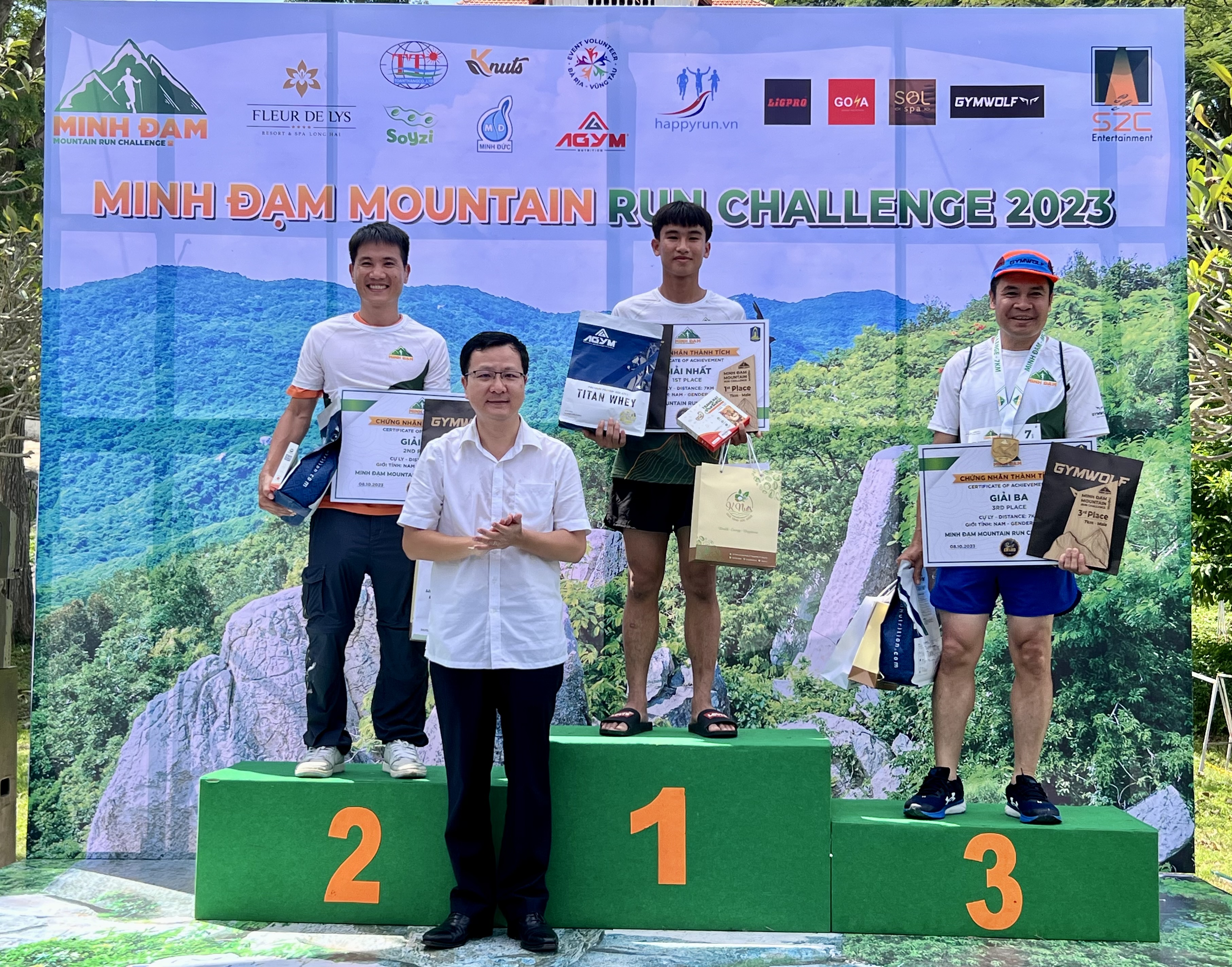 Hơn 1000 VĐV tham gia giải chạy Minh Đạm Mountain Run Challenge 2023