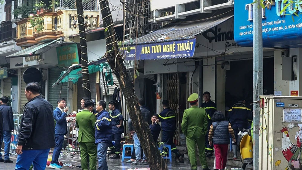 Khẩn trương điều tra, khắc phục hậu quả vụ cháy tại số 4 Hàng Lược (TP Hà Nội)