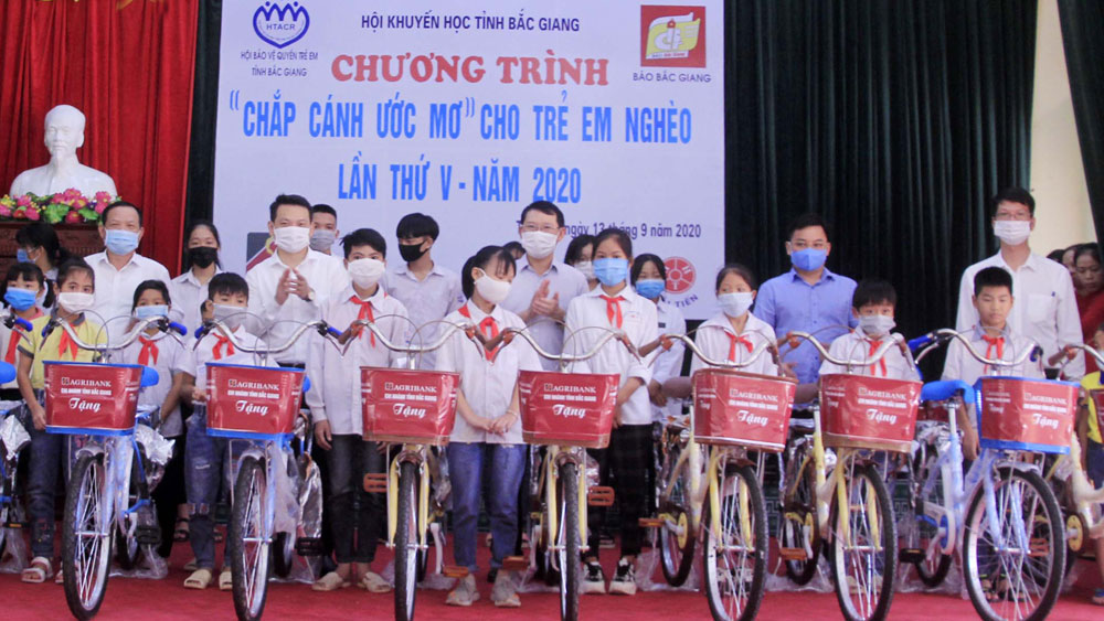 5 năm thực hiện Chương trình “Chắp cánh ước mơ”: Lan tỏa những tấm lòng nhân ái