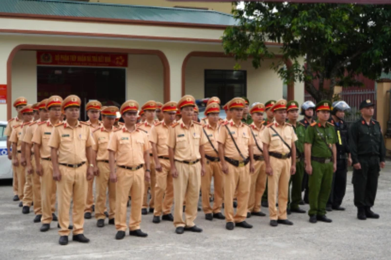 Ra quân cao điểm tuần tra, kiểm soát đảm bảo an toàn giao thông 0