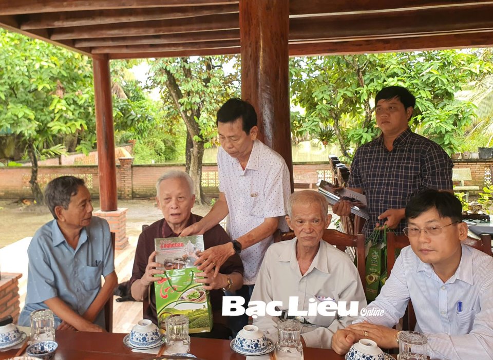 Chất “thép” trong nhà báo Bảy Minh...