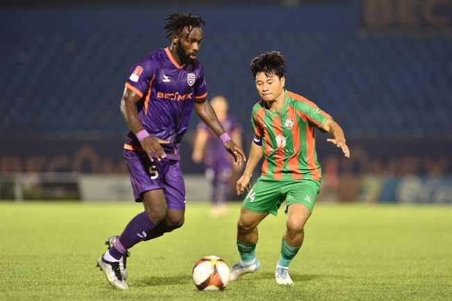 Chuyển nhượng V-League: CLB Bình Định bất ngờ chia tay trụ cột