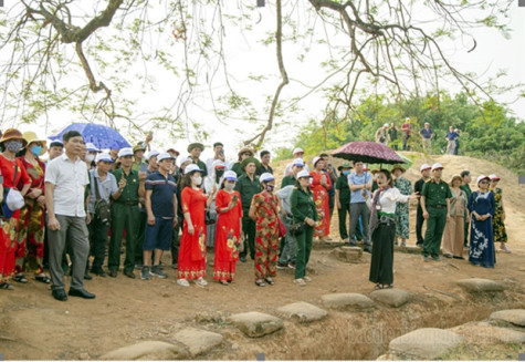 Tourists come in great numbers to Dien Bien Phu