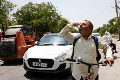 India heat wave kills at least 33, including election officials