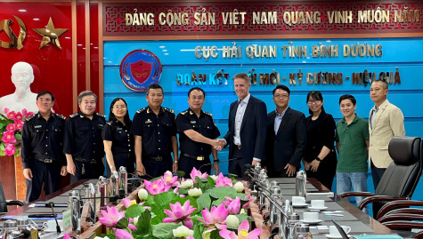 Binh Duong Customs join hands to improve the business environment and attract investment