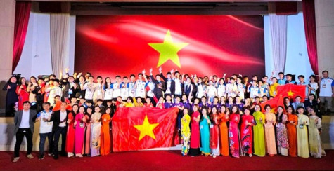 Vietnamese students win medals at int’l mathematics contest