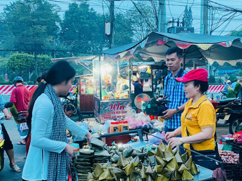 Revisiting revolutionary address of Bung Cau market place 