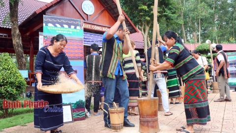 Chăm lo đời sống đồng bào dân tộc thiểu số